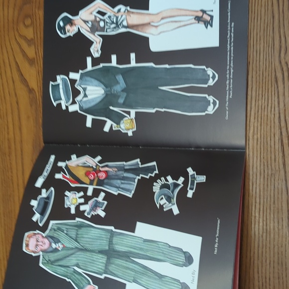Dover published book of paper dolls.  Speakeasy. Fashion from the late 1920's. - Picture 4 of 5